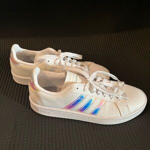 EUC White with iridescent white/pink stripes Adidas Grand Court 2.0: Size 7.5